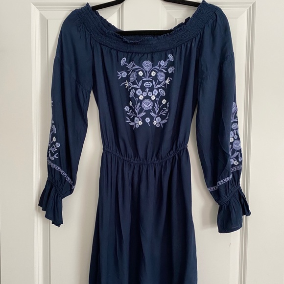 Dresses & Skirts - hollister dress